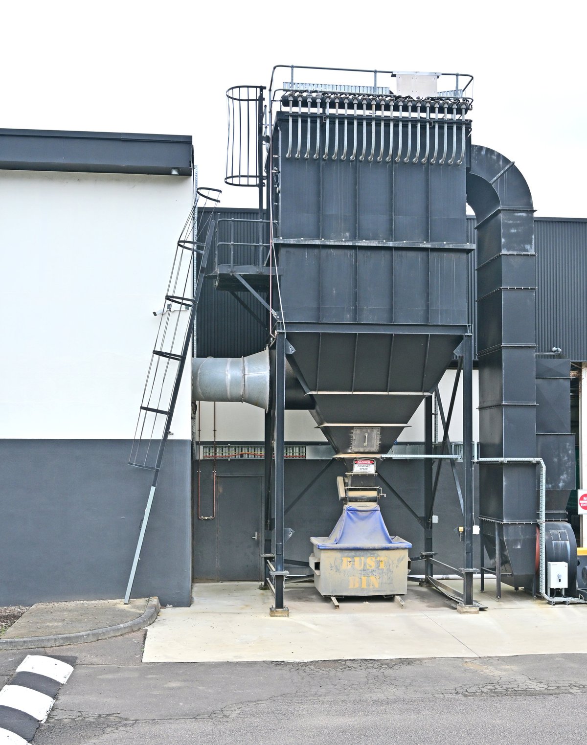 Industrial dust extraction system